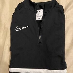 Nike women’s dry fit long sleeve half zip size small